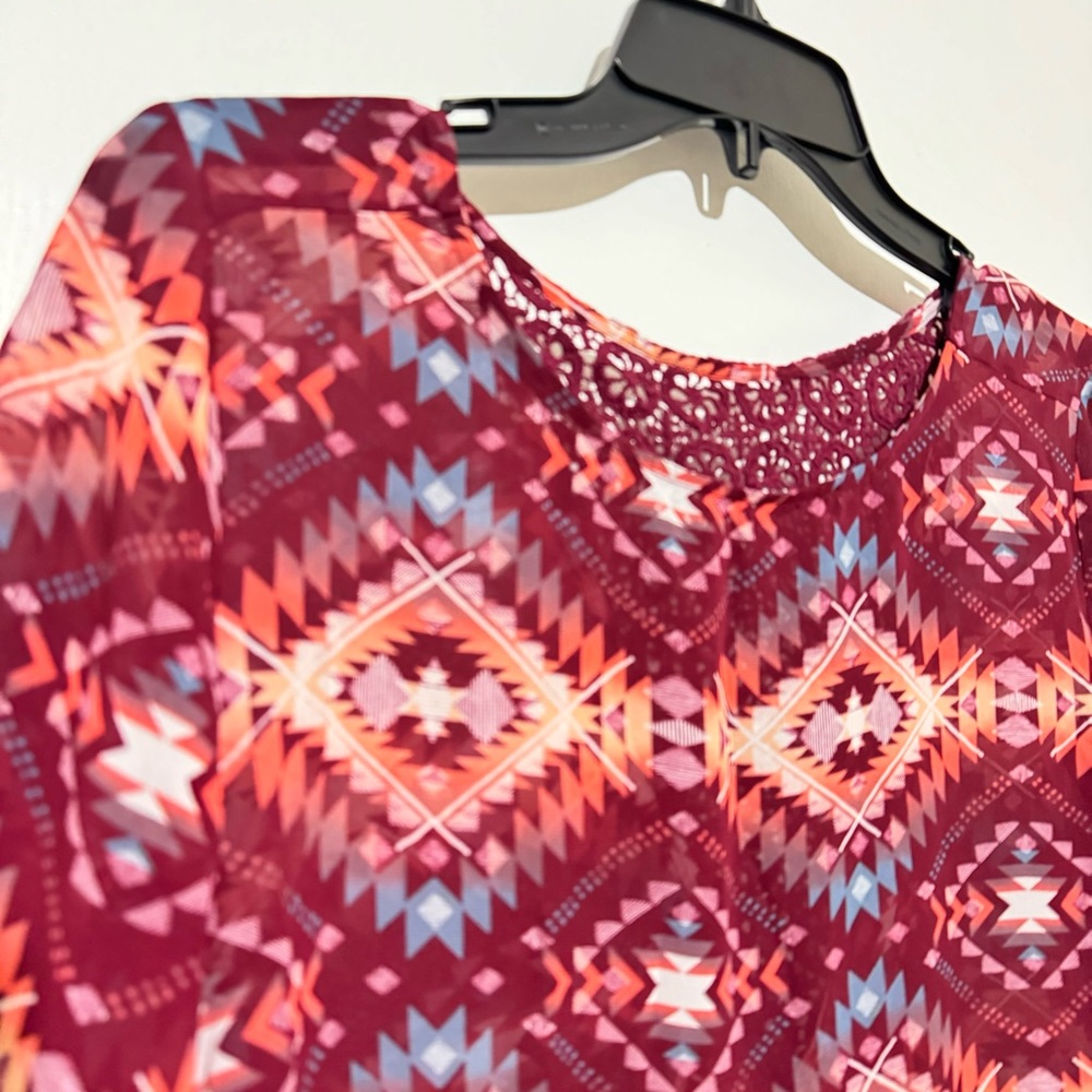 Aztec Style Top - Picture 3 of 4